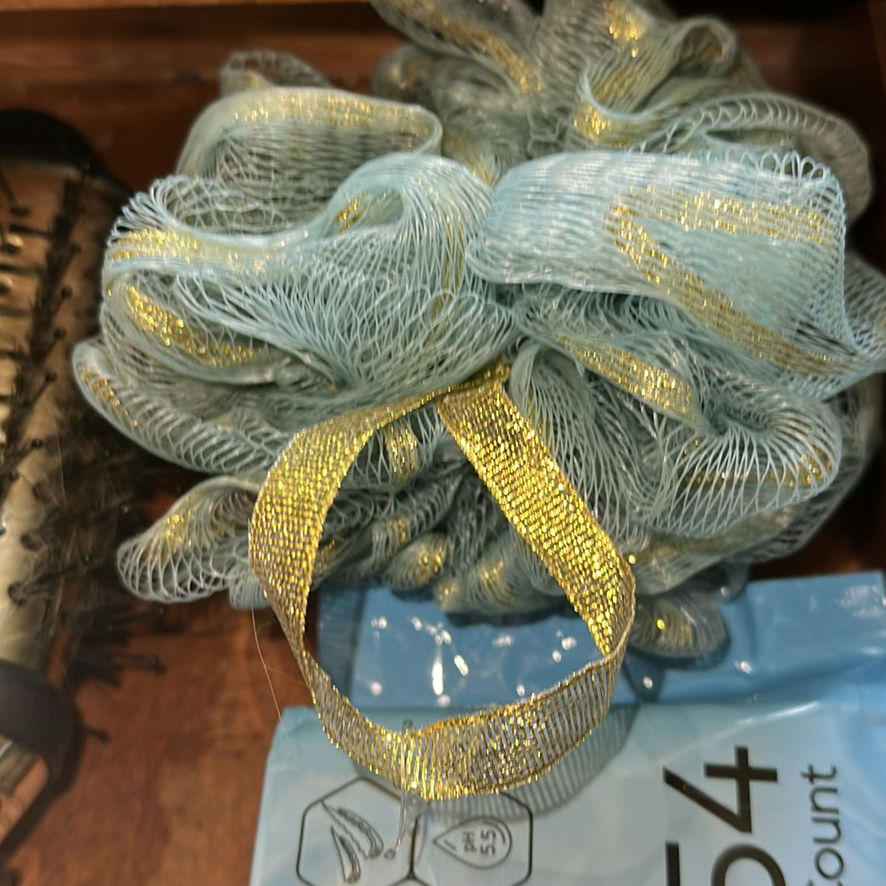 BEITMISS Hair Dryer Brush, Curling Iron, Body Wipes, and Bath Loofah - image 4 of 5