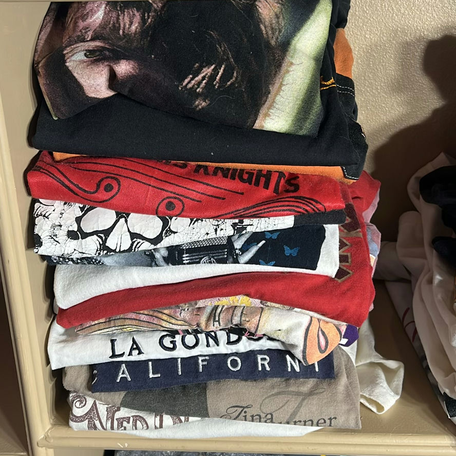 Vintage Graphic Band and Music Artist T-Shirts - image 1 of 16