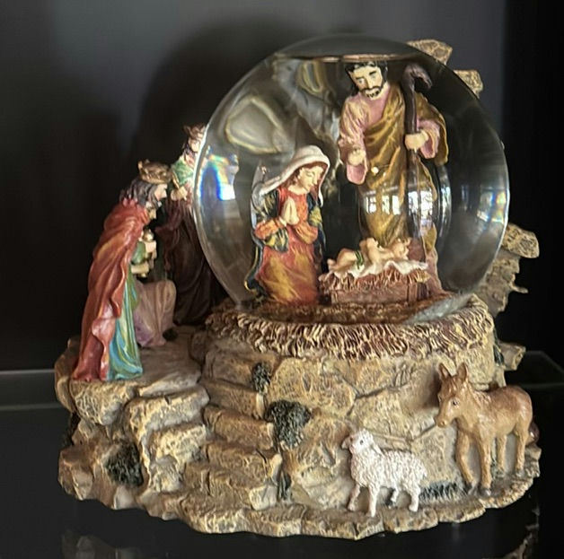 Collection of Decorative Snow Globes - image 5 of 10