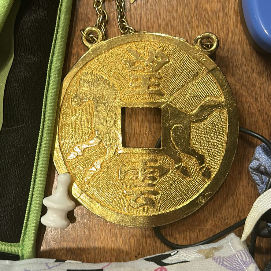 Mixed Household Items and Accessories - image 9 of 10