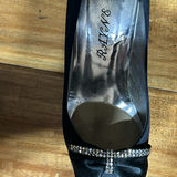 Assorted Women's Shoes and Heel Cushions - thumbnail 6 of 9