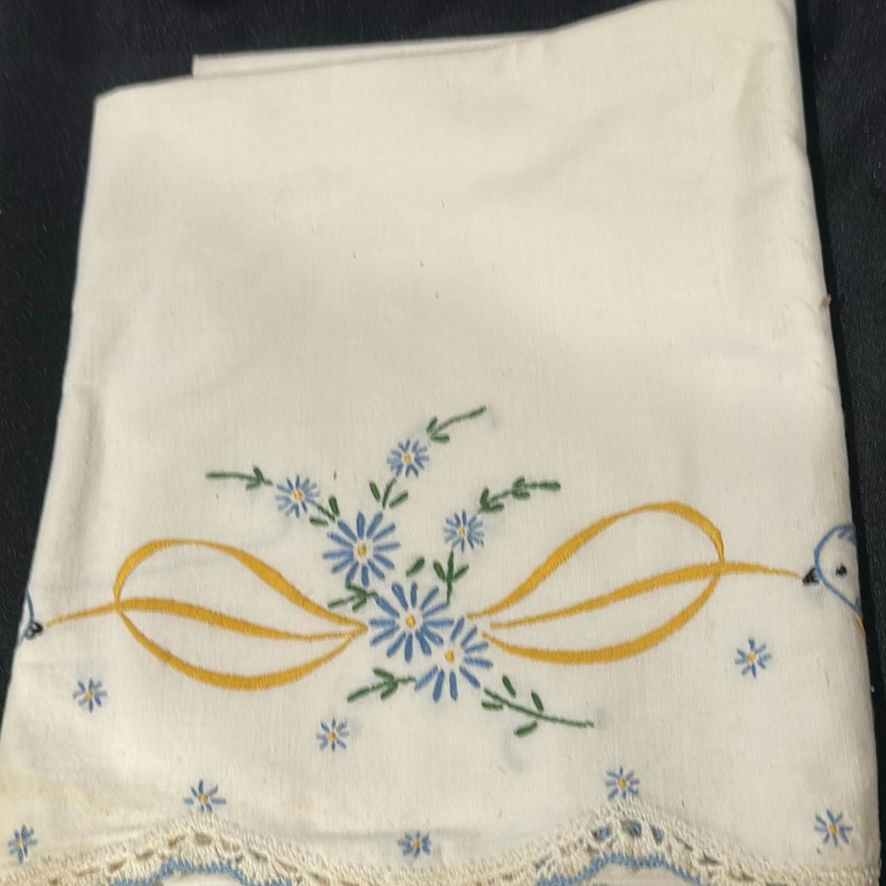 Collection of Vintage Embroidered Linens and Lace Textiles - image 22 of 22