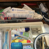 Assorted Personal Care and Grooming Items - thumbnail 3 of 6