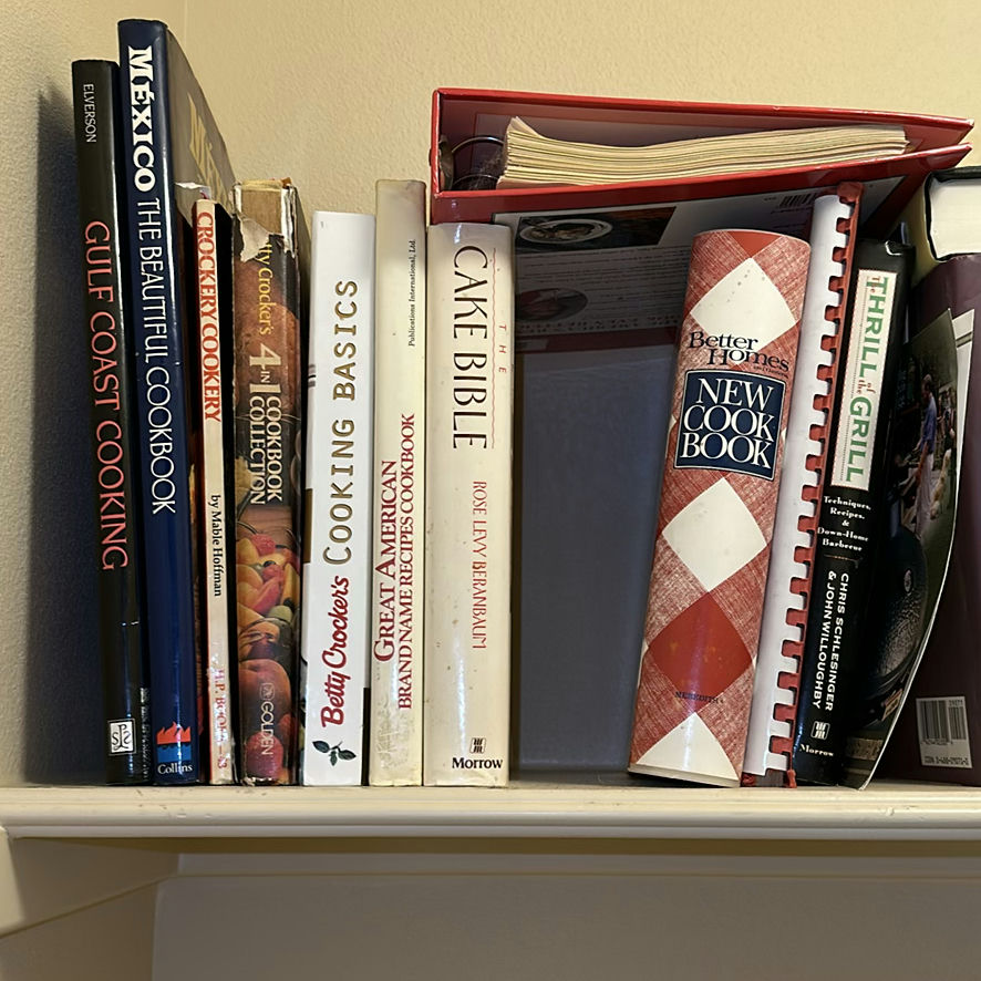 Kitchen Appliances and Cookbooks - image 5 of 7