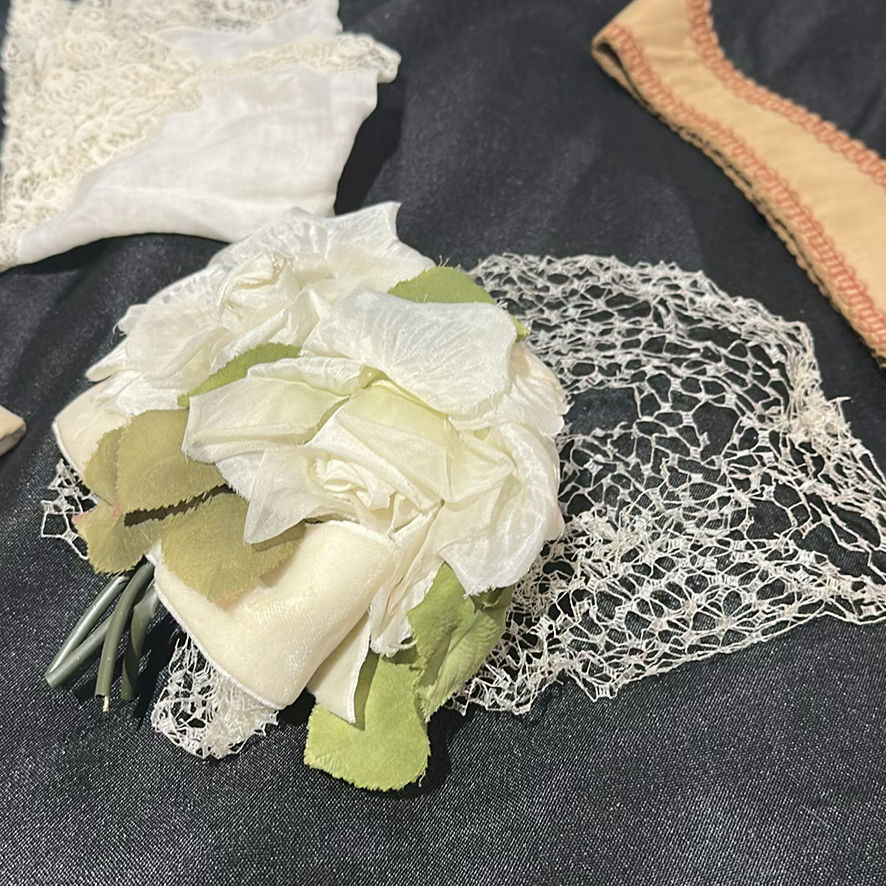 Vintage Fabric Hats and Floral Hair Accessories - image 5 of 7