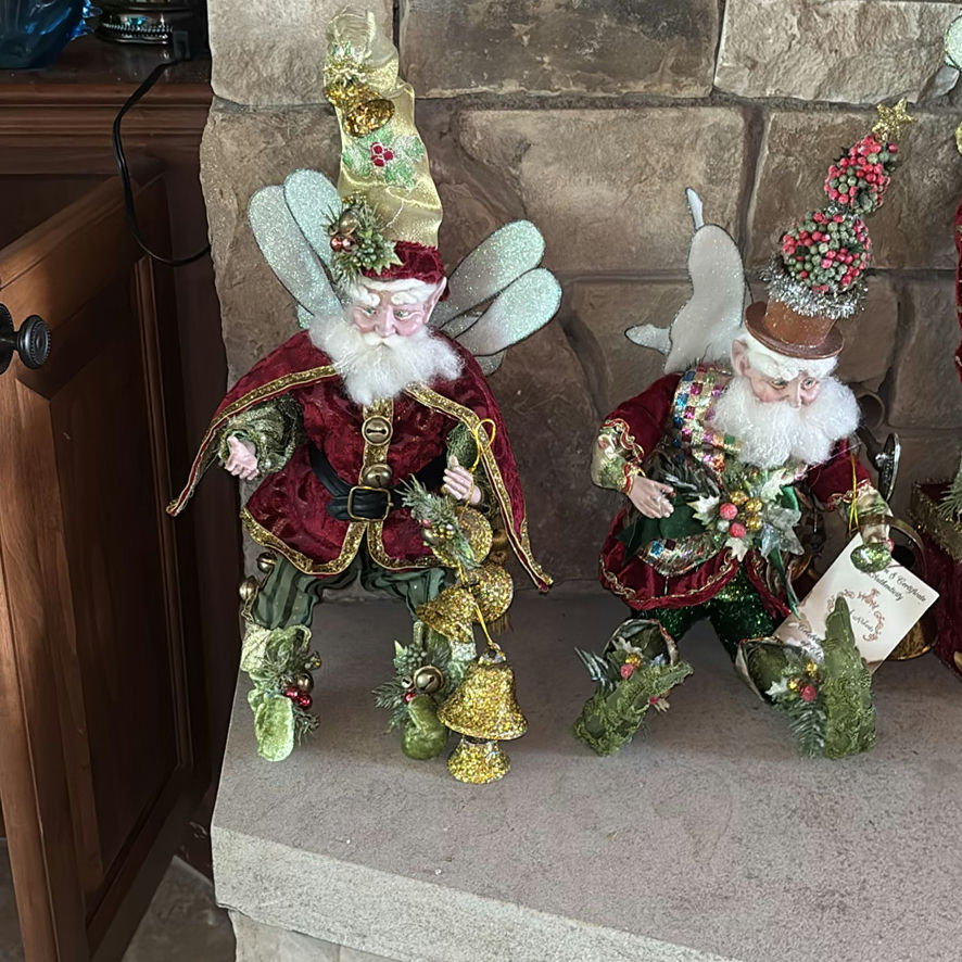 Christmas Figurines and Decorative Glass Sculpture - image 3 of 7