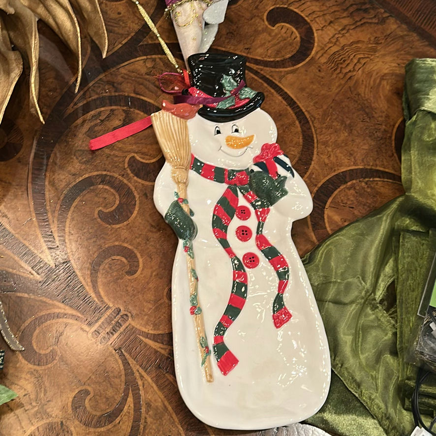 Assorted Christmas and Holiday Home Decor Items - image 5 of 10