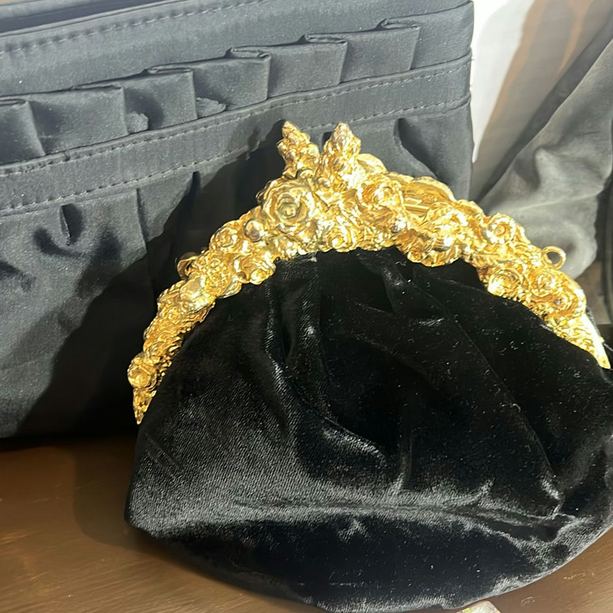 Vintage Women's Handbags, Clutches, Shoes, and Accessories - image 9 of 13