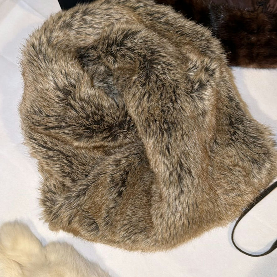 Collection of Fur Hats and Fur Tail Accessory - image 7 of 9