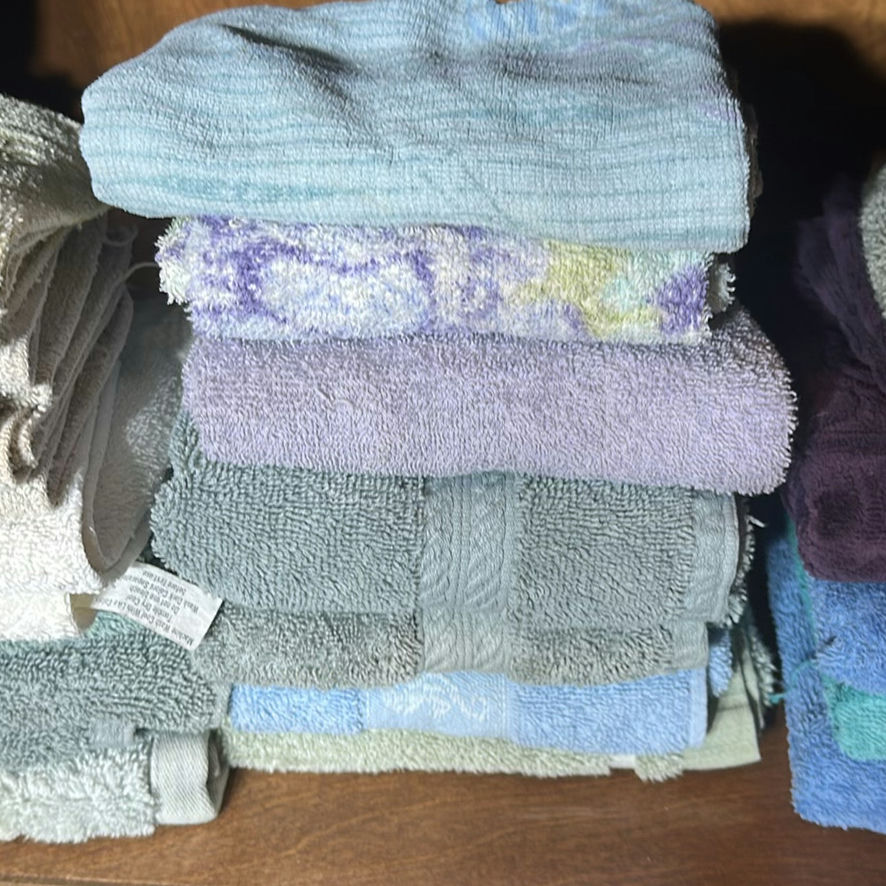 Assorted Bath Towels and Washcloths - image 5 of 6