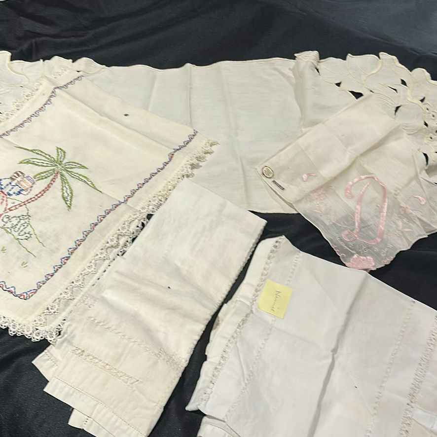 Vintage Embroidered Linen and Handkerchief Set - image 6 of 6