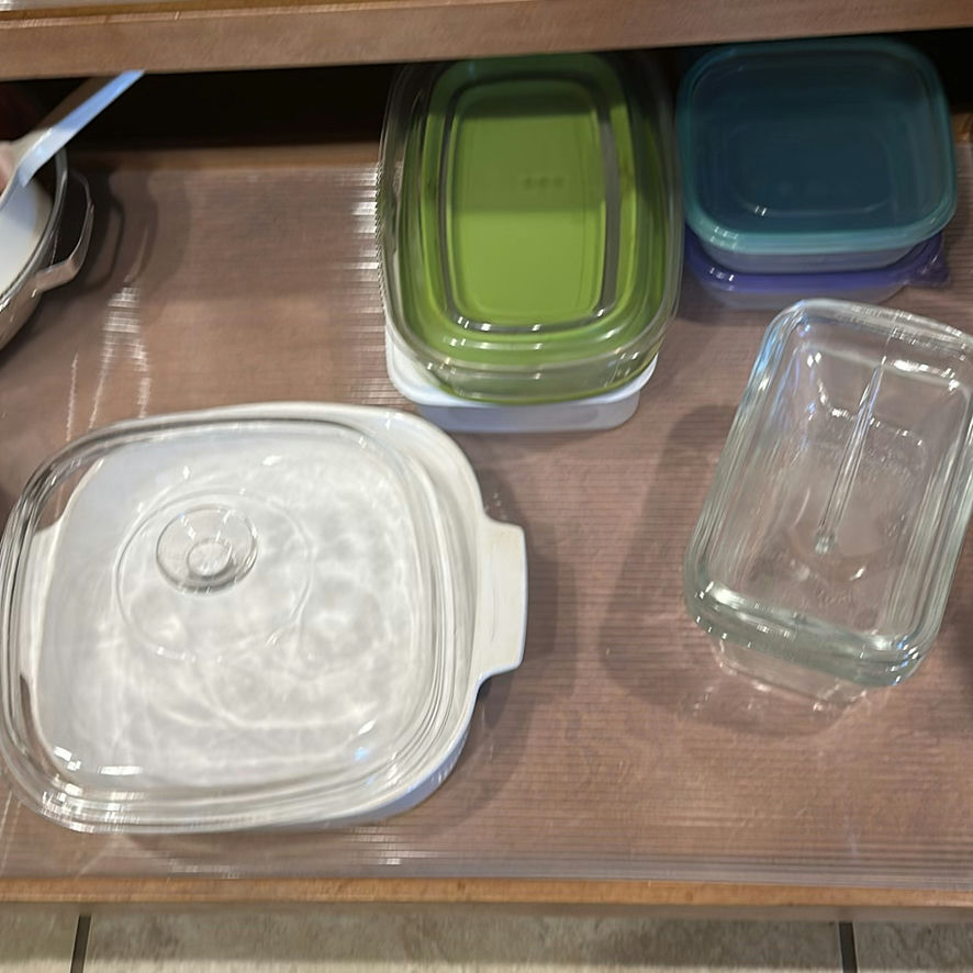 Assorted Glass and Ceramic Bakeware and Food Storage Containers - image 4 of 5