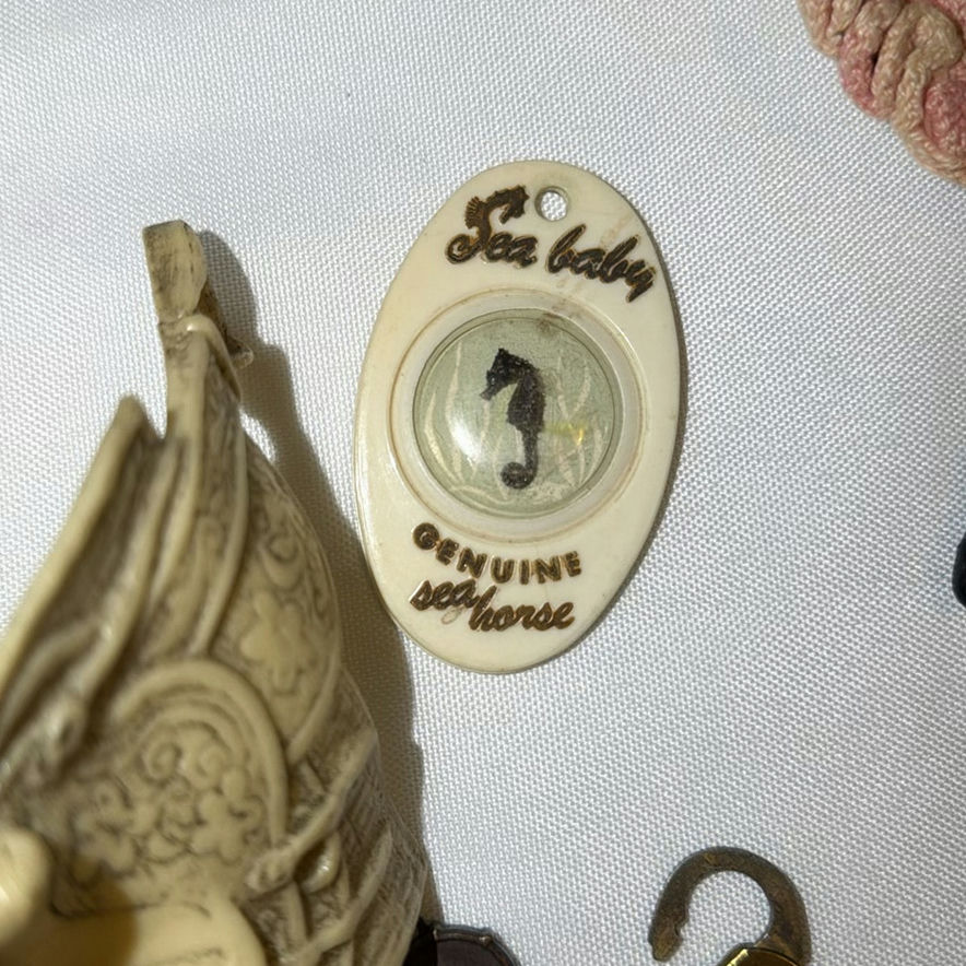 Assorted Vintage Decorative Items and Trinkets - image 8 of 9