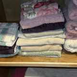 Assorted Bed Sheets, Pillowcases, and Towels - thumbnail 6 of 7