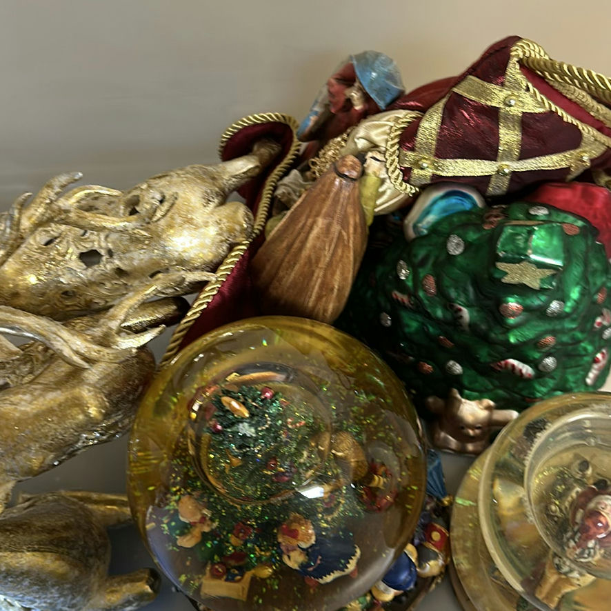 Field & Stream Sleeping Bag and Holiday Decor Items - image 5 of 7