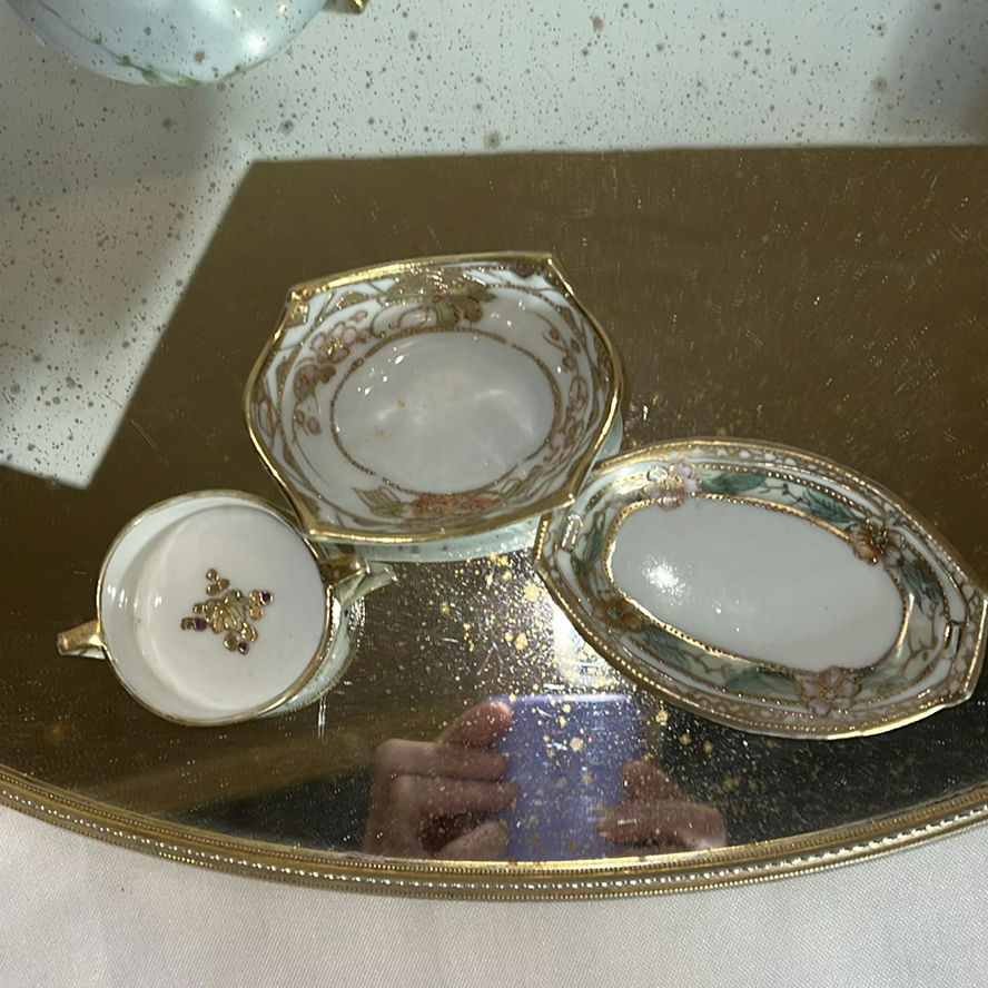 Decorative Porcelain Vanity Set with Mirrored Tray - image 4 of 8