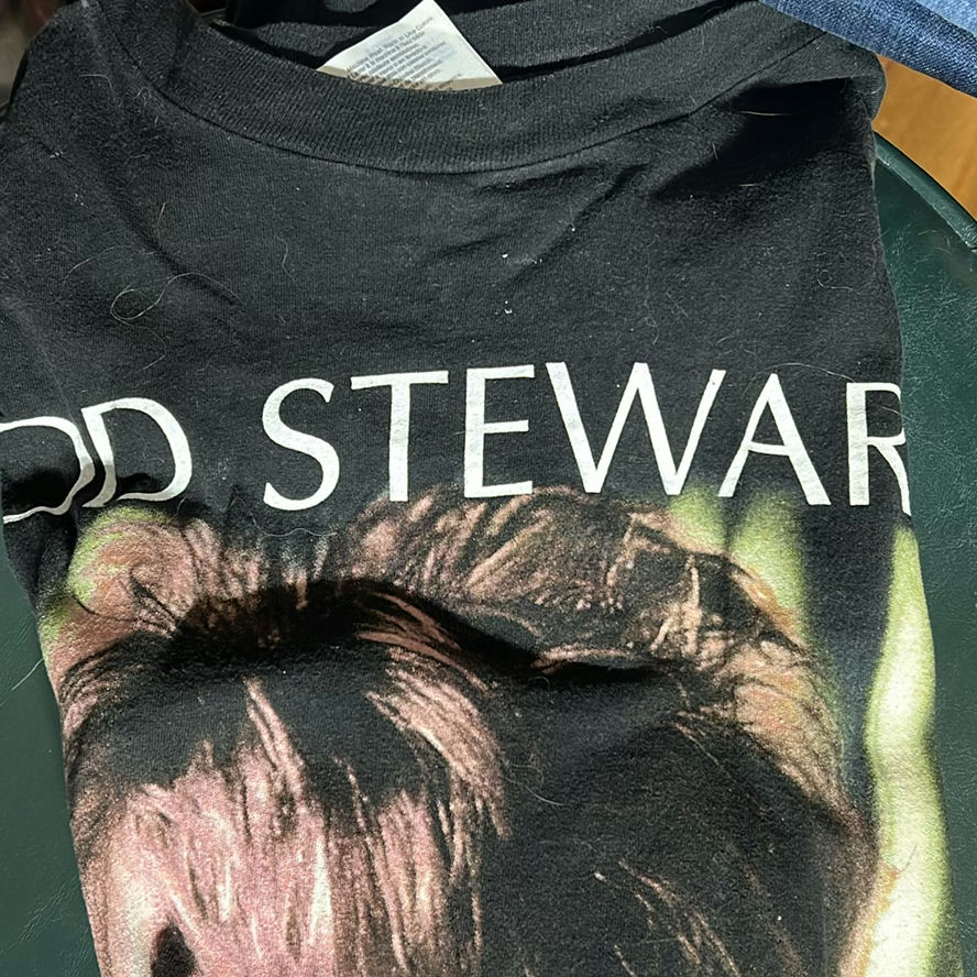 Vintage Graphic Band and Music Artist T-Shirts - image 2 of 16