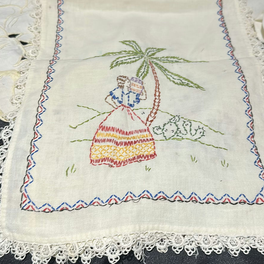 Vintage Embroidered Linen and Handkerchief Set - image 1 of 6