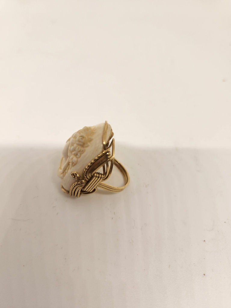 Vintage Cameo Portrait Female Lady Ring in Gold-Tone Setting (Statement Ring) - image 2 of 6