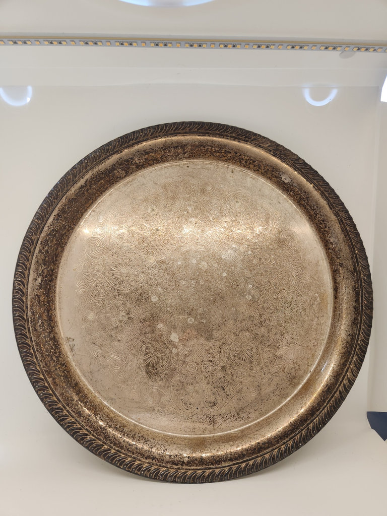12” Clear Pyrex Glass Serving / Baking Dish + Vintage Wm. Rogers Silverplate Tray (Etched Floral Rope Edge) - image 5 of 5