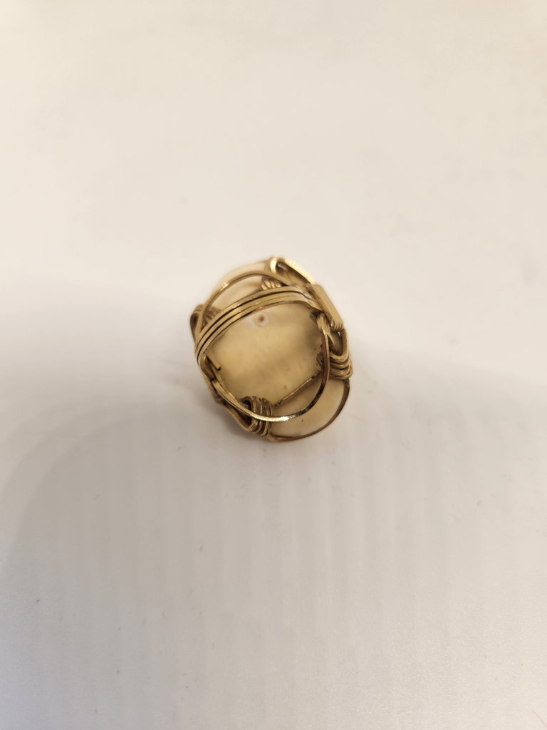 Vintage Cameo Portrait Female Lady Ring in Gold-Tone Setting (Statement Ring) - image 4 of 6