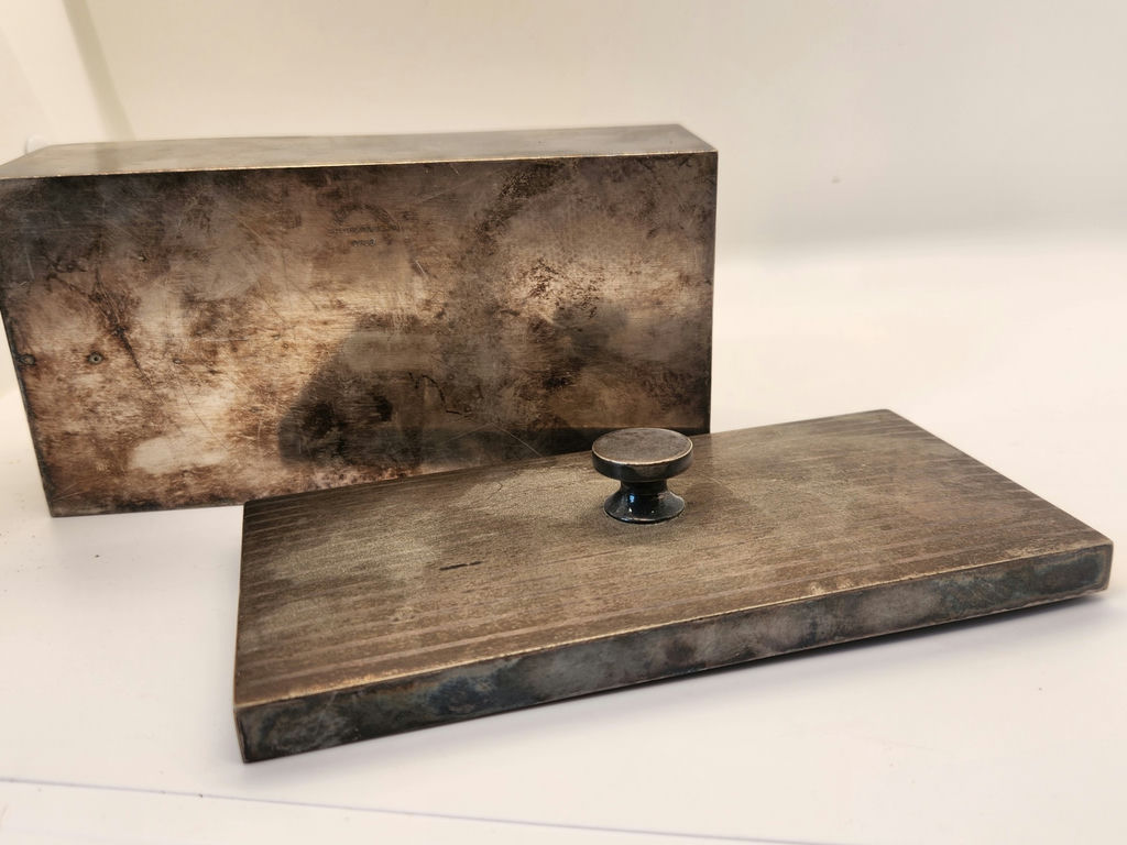 Vintage Watrous Mfg. Co. Silverplate Humidor - International Silver Co. - Pattern 0122 - image 3 of 6