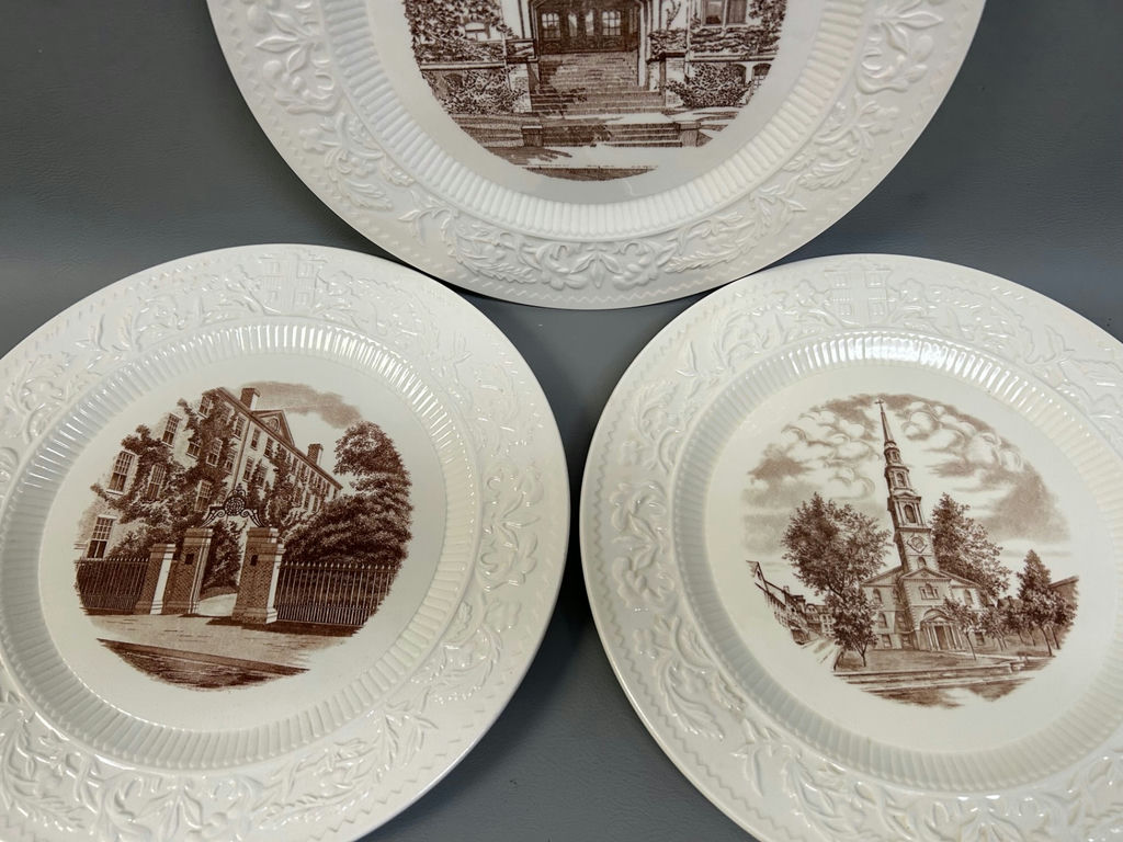 Vintage Wedgwood Browne University Souvenir Plates 6 - image 5 of 7
