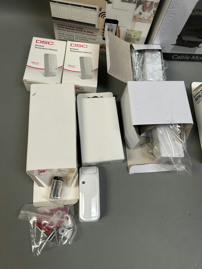 Home Security Cameras & Accessories  - image 4 of 16