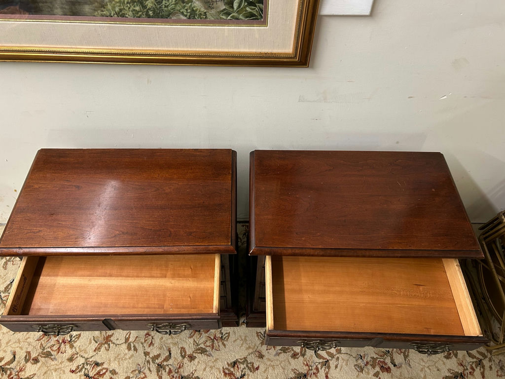 A Pair of Thomasville Nightstands - image 4 of 9