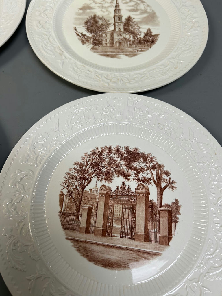 Vintage Wedgwood Browne University Souvenir Plates 6 - image 7 of 7