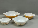 A Group of 4 Vintage Pyrex Mixing Bowls - thumbnail 2 of 5