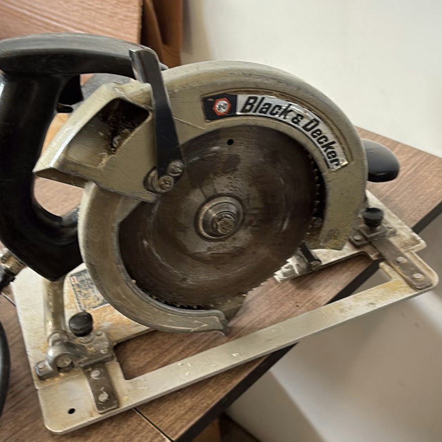 Black & Decker Circular Saw with Wooden Case and Saw Blades - image 2 of 8