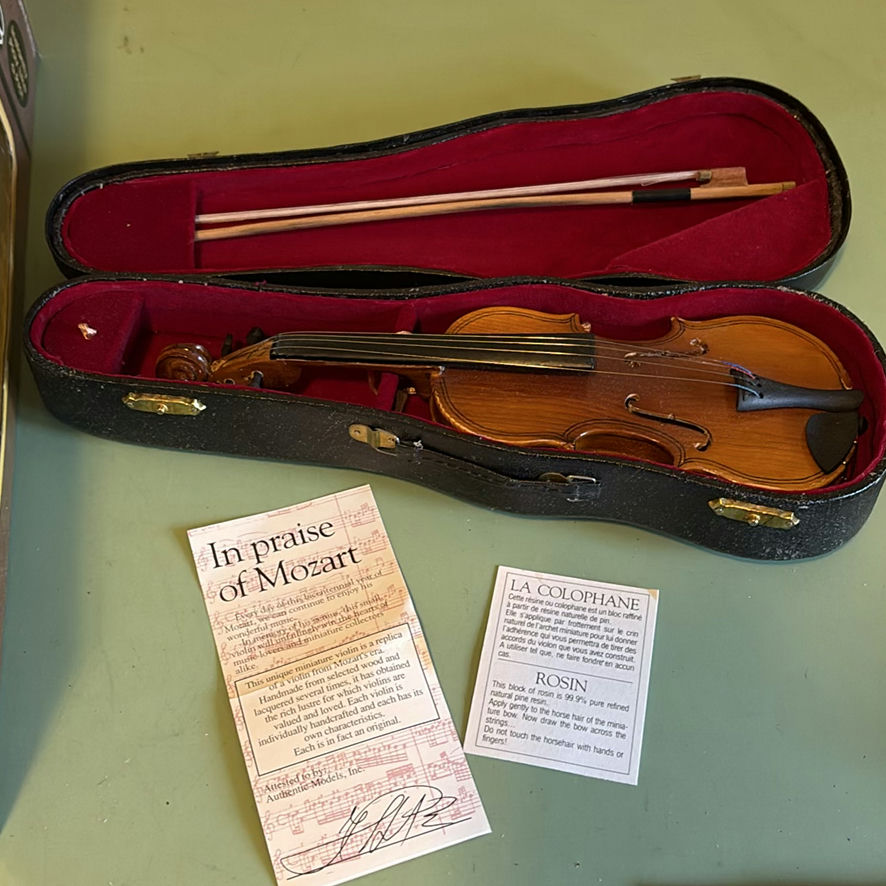 Magic Fiddle & Toy Violins with Cases - image 7 of 10