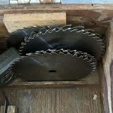Black & Decker Circular Saw with Wooden Case and Saw Blades - thumbnail 3 of 8