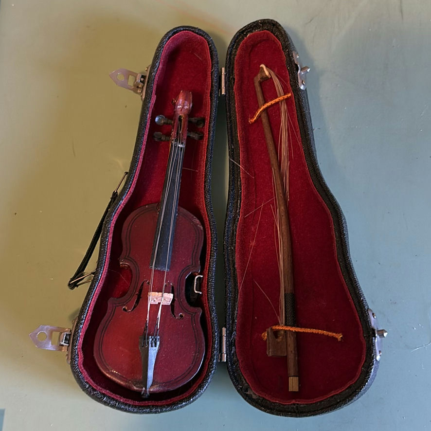 Magic Fiddle & Toy Violins with Cases - image 6 of 10