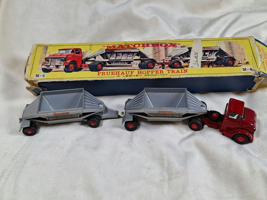 Matchbox M-4 Fruehauf Hopper Train Set with BOX! - image 3 of 6