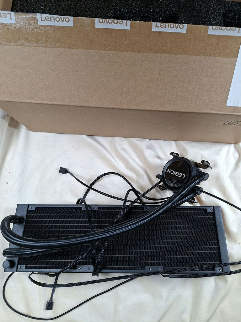 Lenovo Legion Liquid CPU Cooler with 360mm Radiator and Triple Fans - image 5 of 7