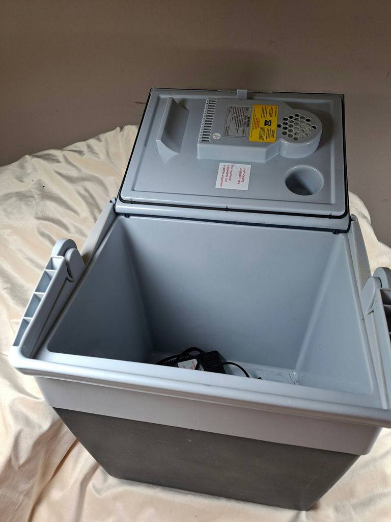 Mobicool portable electric cooler with power cord - image 3 of 6