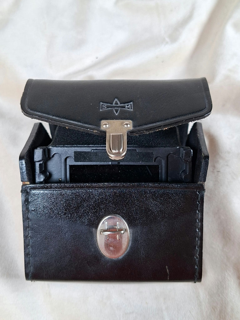 Vintage Mamiya Camera with Leather Case - image 5 of 6