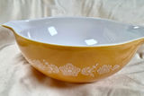 Yellow Pyrex mixing bowl with floral border, 13.5", USA Made - thumbnail 3 of 7