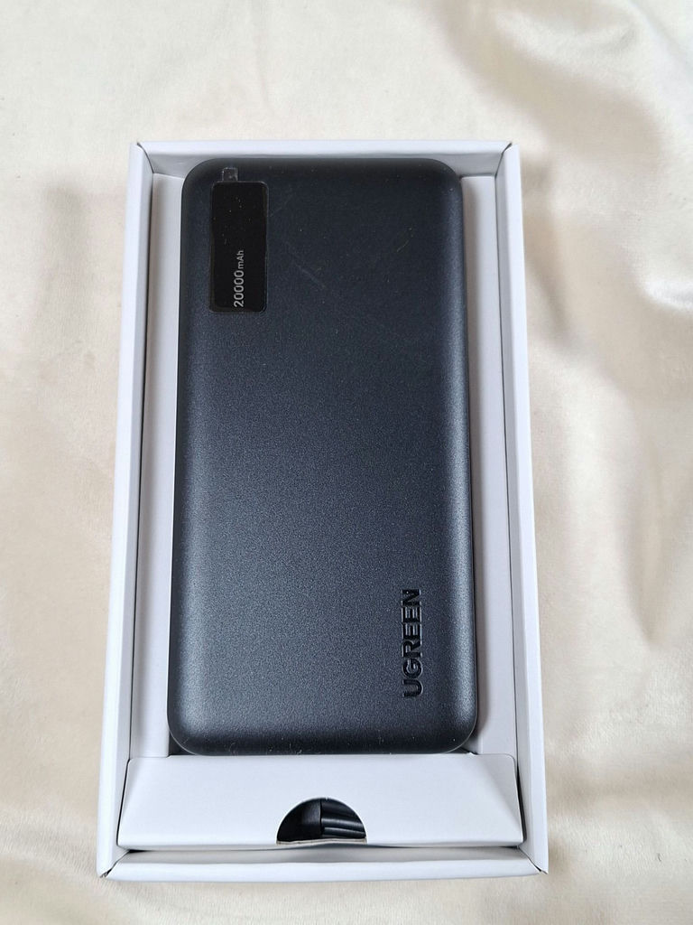 UGREEN 20000mAh Two-Way Fast Charging Power Bank with Accessories - image 4 of 4