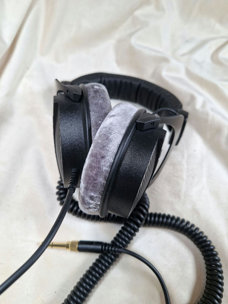 Beyerdynamic DT 990 Pro 250 Ohm Headphones - image 6 of 6