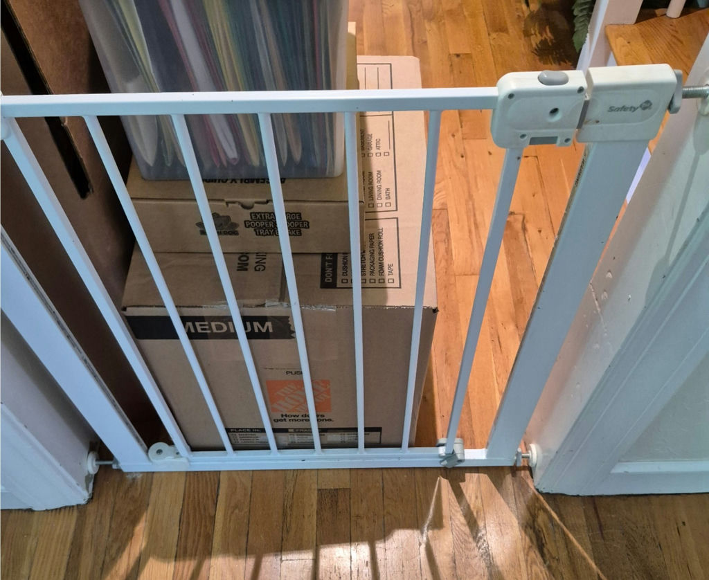 Three white adjustable Baby Safety Gates - image 3 of 3