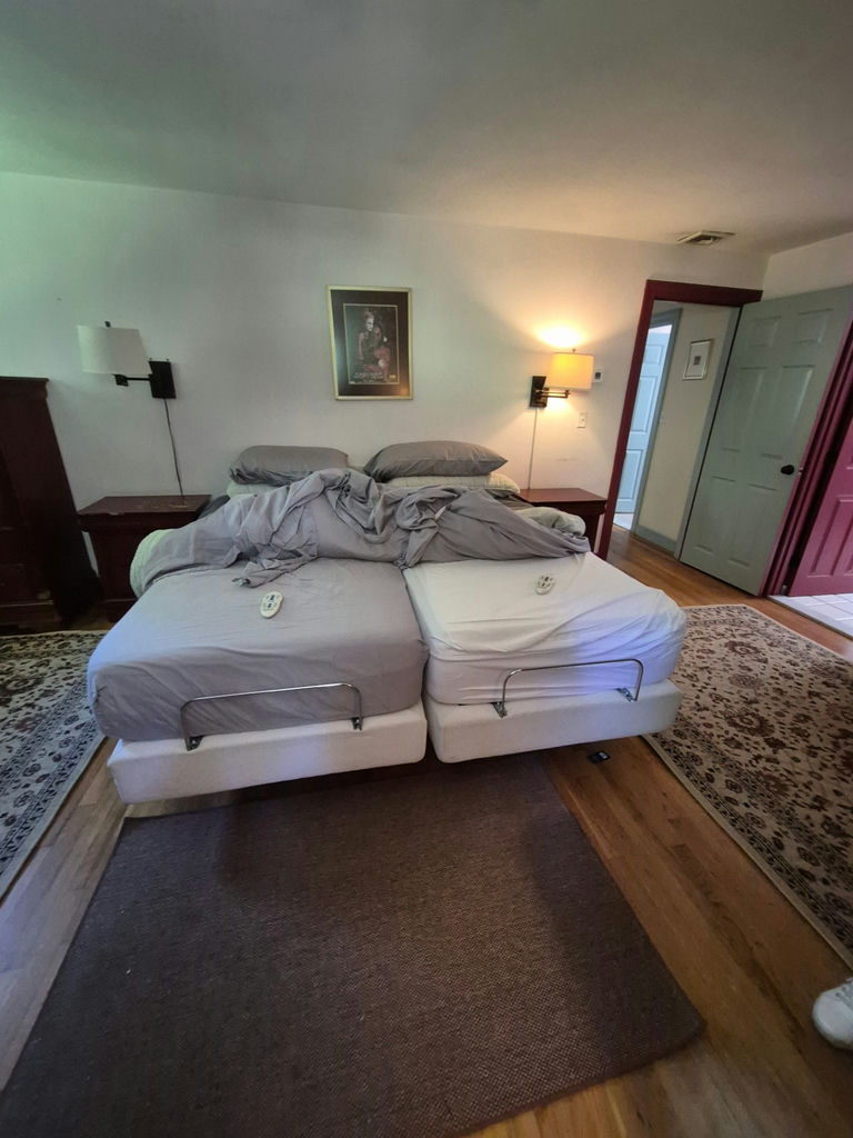 Rize adjustable king size bed - image 1 of 2