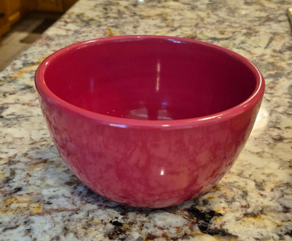 Set of ceramic bowls ((5) red and (7) yellow) - image 1 of 3