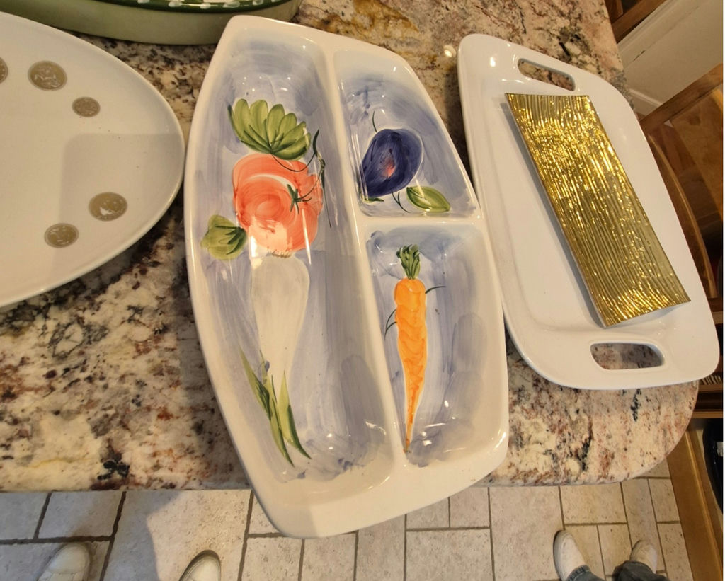 Ceramic dinnerware and serveware set - image 7 of 9