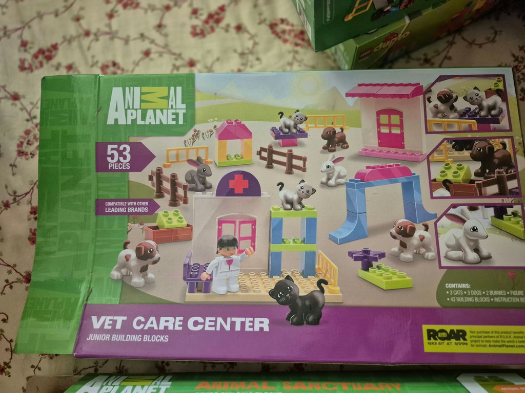 Animal Planet Vet Care Center and Animal Sanctuary Building Blocks - image 2 of 3