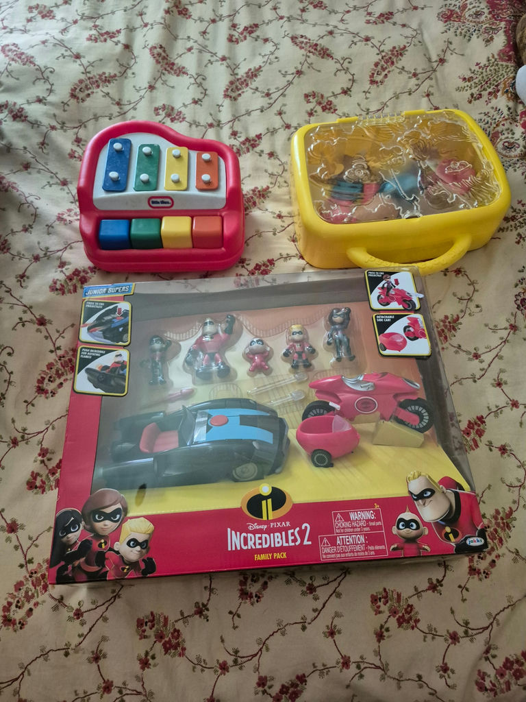 Incredibles 2 action figures with vehicles, xylophone, and Mr. Potato Head set - image 3 of 5