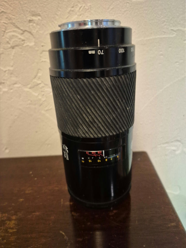 Minolta 7000 Maxxum Camera with Accessories and Lenses - image 3 of 3