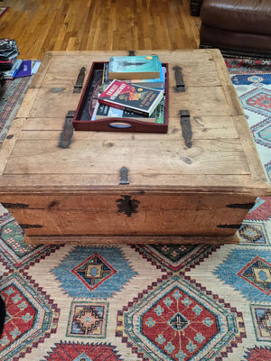 Rustic wooden chest/coffee table - Image 1 of 4